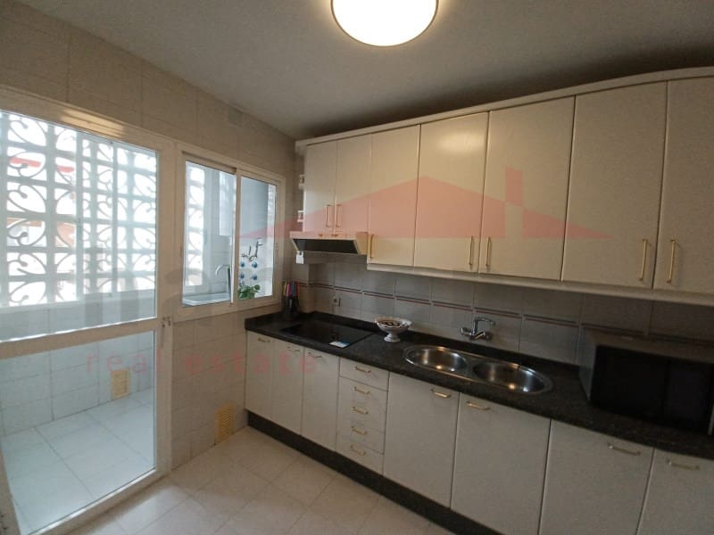 2 slaapkamer Flat te huur in Torre del Mar - € 1.100 (Ref: 9062619)