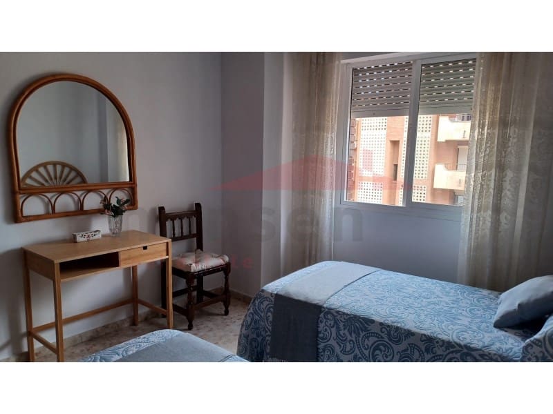 2 slaapkamer Flat te huur in Torre del Mar - € 1.100 (Ref: 9062619)