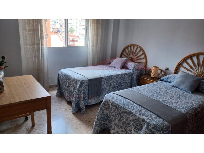 2 slaapkamer Flat te huur in Torre del Mar - € 1.100 (Ref: 9062619)