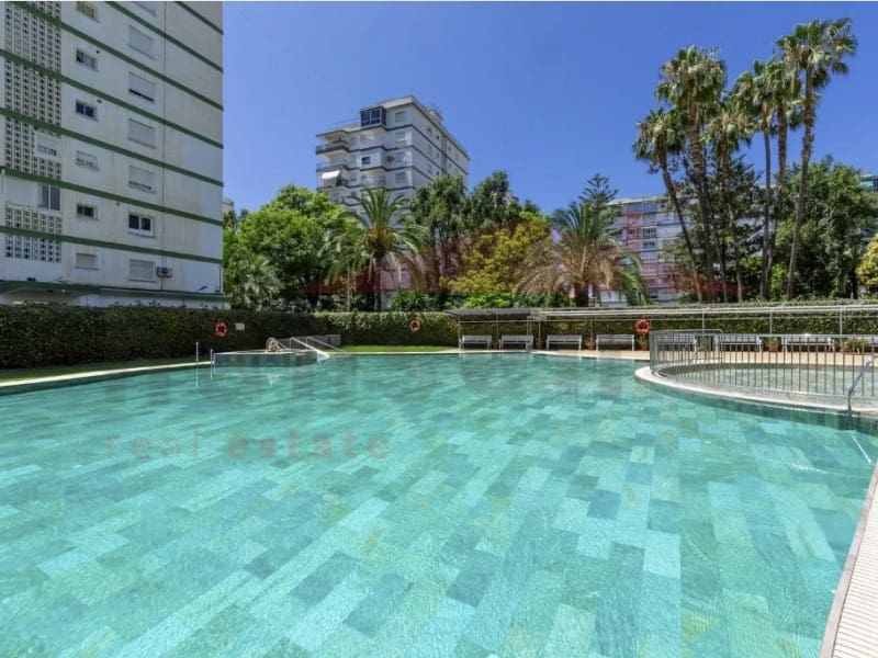 1 soveværelse Lejlighed til salg i Torre del Mar med swimmingpool - € 229.000 (Ref: 9114347)
