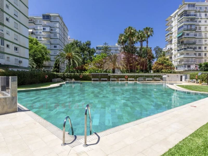 1 soveværelse Lejlighed til salg i Torre del Mar med swimmingpool - € 229.000 (Ref: 9114347)
