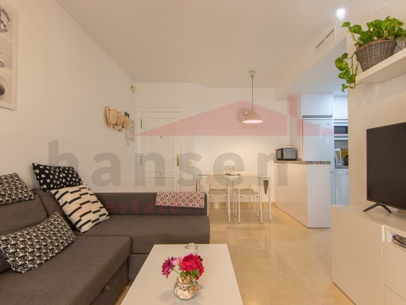 2 soveværelse Lejlighed til leje i Benajarafe med swimmingpool garage - € 900 (Ref: 9209207)