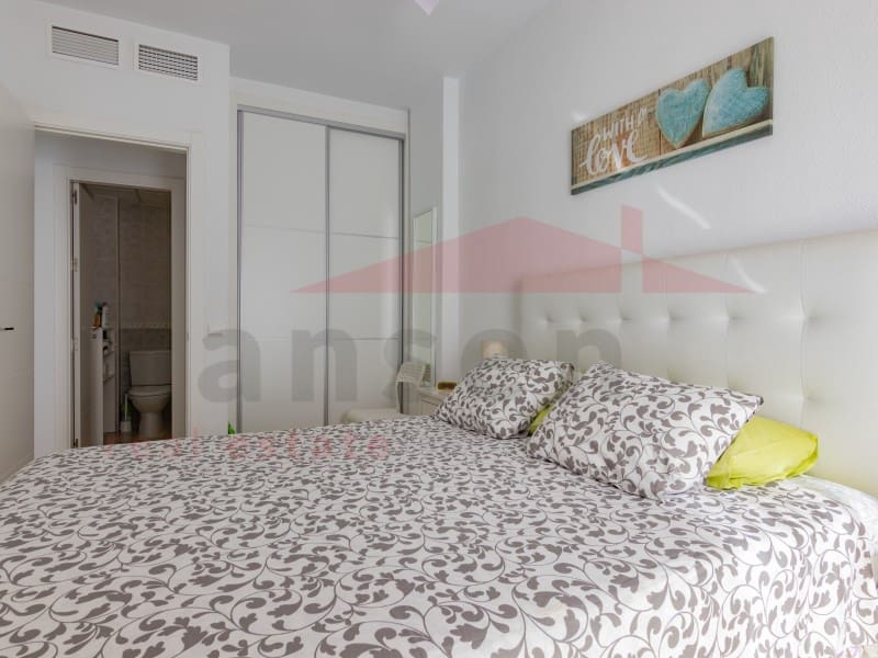 2 soveværelse Lejlighed til leje i Benajarafe med swimmingpool garage - € 900 (Ref: 9209207)