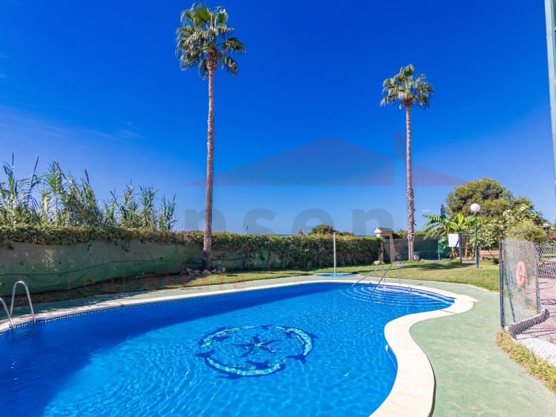 2 soveværelse Lejlighed til leje i Benajarafe med swimmingpool garage - € 900 (Ref: 9209207)