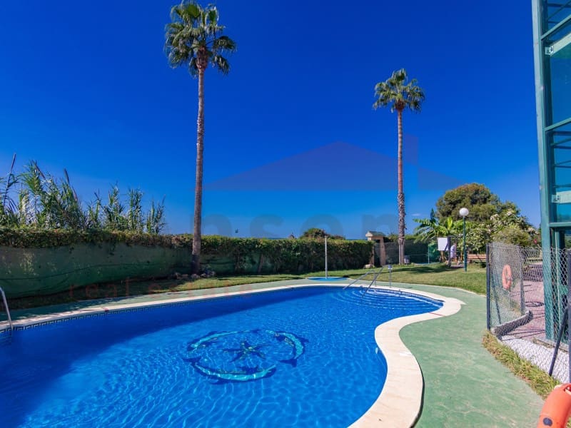 2 soveværelse Lejlighed til leje i Benajarafe med swimmingpool garage - € 900 (Ref: 9209207)