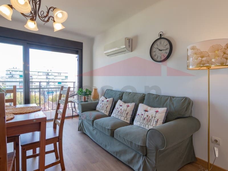 3 slaapkamer Flat te huur in Torre del Mar - € 1.300 (Ref: 9243528)