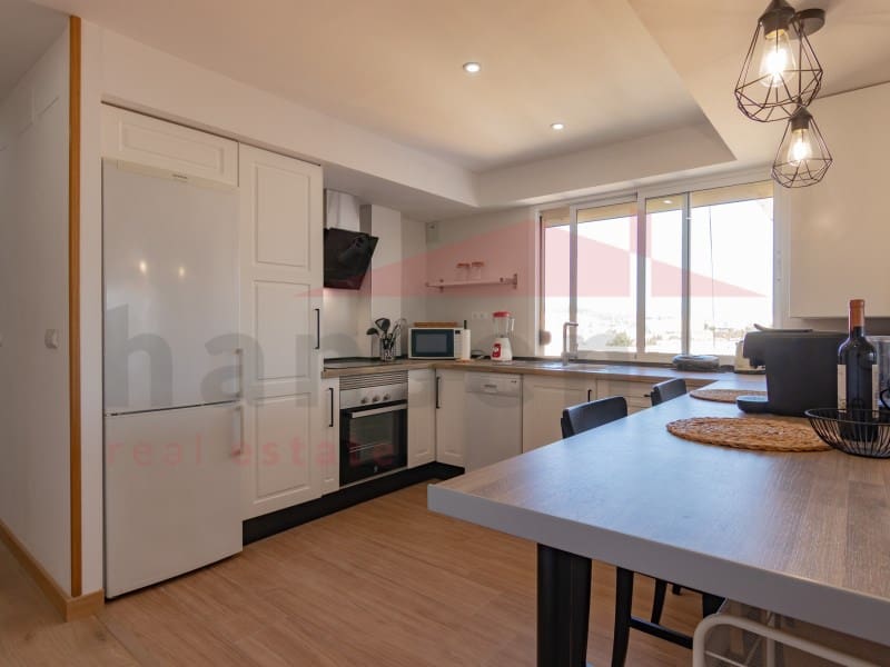 3 slaapkamer Flat te huur in Torre del Mar - € 1.300 (Ref: 9243528)