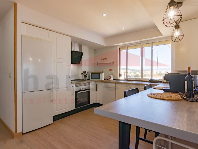 3 slaapkamer Flat te huur in Torre del Mar - € 1.300 (Ref: 9243528)