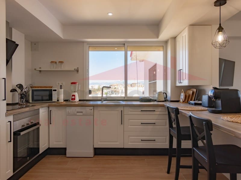3 slaapkamer Flat te huur in Torre del Mar - € 1.300 (Ref: 9243528)