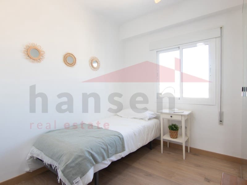 3 slaapkamer Flat te huur in Torre del Mar - € 1.300 (Ref: 9243528)