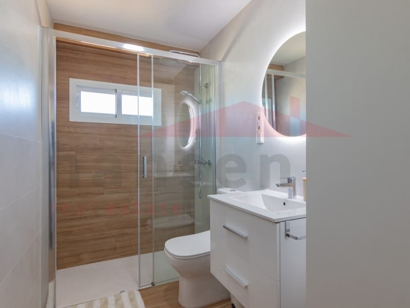 3 slaapkamer Flat te huur in Torre del Mar - € 1.300 (Ref: 9243528)