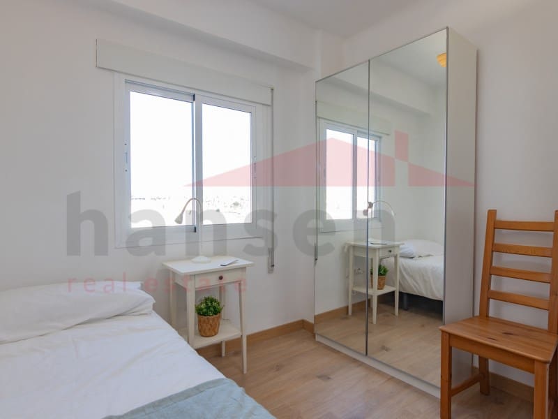3 slaapkamer Flat te huur in Torre del Mar - € 1.300 (Ref: 9243528)