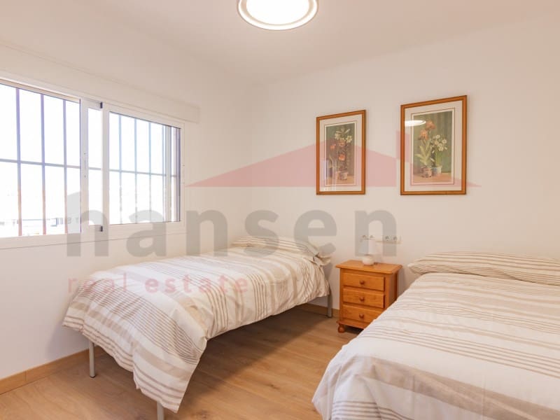 3 slaapkamer Flat te huur in Torre del Mar - € 1.300 (Ref: 9243528)