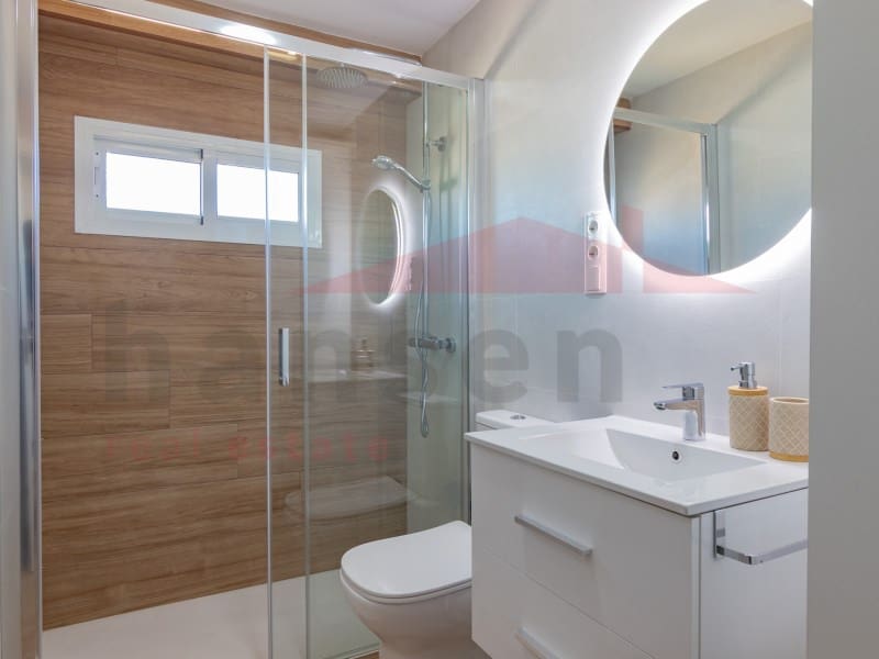 3 slaapkamer Flat te huur in Torre del Mar - € 1.300 (Ref: 9243528)