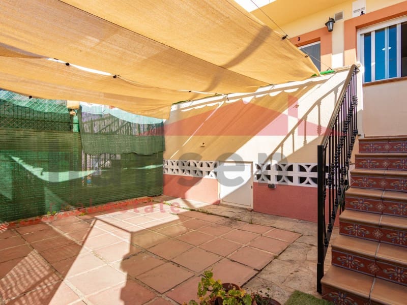 3 soveværelse Byhus til salg i Benajarafe med garage - € 435.000 (Ref: 9294333)