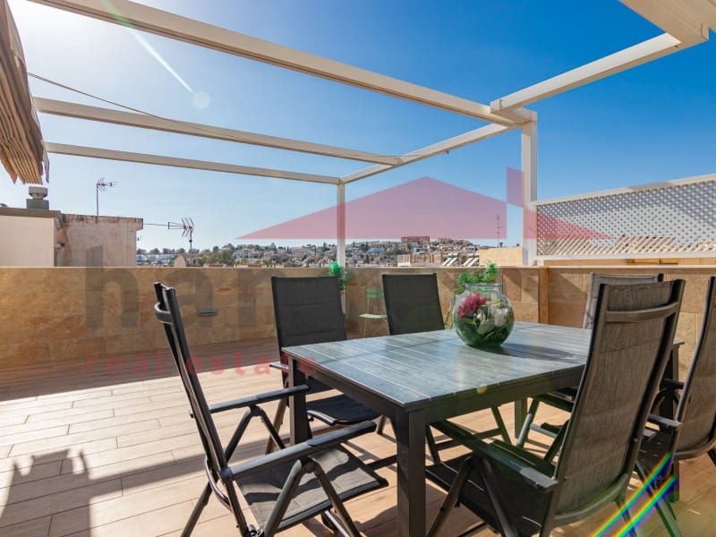 4 makuuhuone Kattohuoneisto myytävänä paikassa Torre del Mar - 589 000 € (Ref: 9296847)