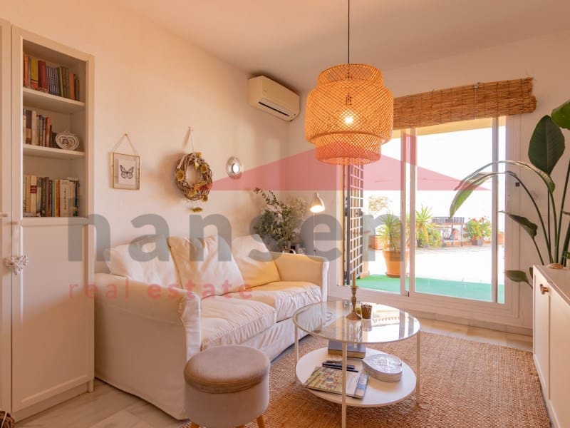 2 soverom Leilighet til salgs i Caleta de Velez med svømmebasseng garasje - € 339 000 (Ref: 9324270)