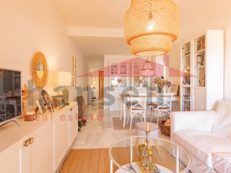 2 soverom Leilighet til salgs i Caleta de Velez med svømmebasseng garasje - € 339 000 (Ref: 9324270)