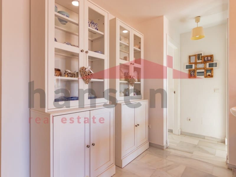 2 soverom Leilighet til salgs i Caleta de Velez med svømmebasseng garasje - € 339 000 (Ref: 9324270)