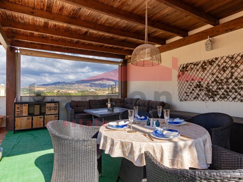 2 soverom Leilighet til salgs i Caleta de Velez med svømmebasseng garasje - € 339 000 (Ref: 9324270)