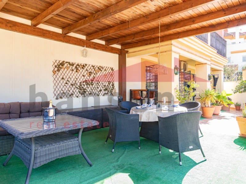 2 soverom Leilighet til salgs i Caleta de Velez med svømmebasseng garasje - € 339 000 (Ref: 9324270)