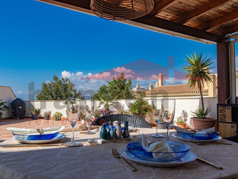 2 soverom Leilighet til salgs i Caleta de Velez med svømmebasseng garasje - € 339 000 (Ref: 9324270)