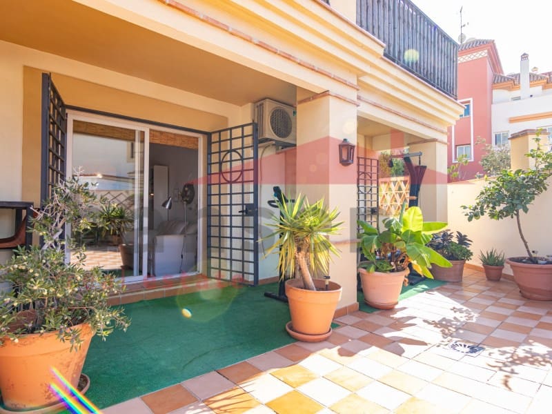 2 soverom Leilighet til salgs i Caleta de Velez med svømmebasseng garasje - € 339 000 (Ref: 9324270)