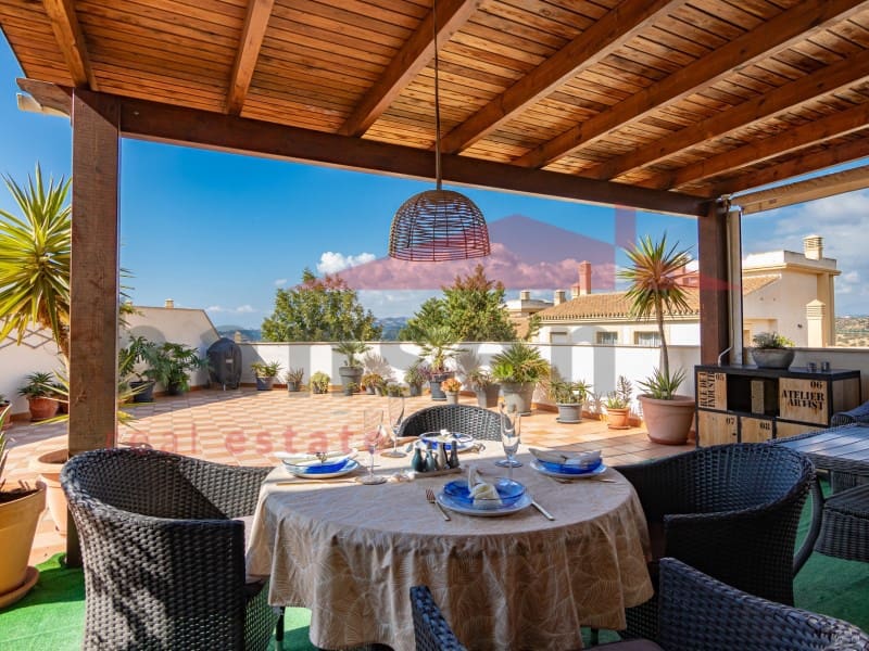 2 soverom Leilighet til salgs i Caleta de Velez med svømmebasseng garasje - € 339 000 (Ref: 9324270)