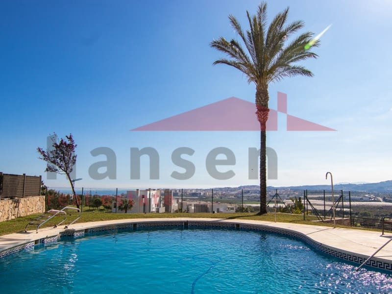 2 soverom Leilighet til salgs i Caleta de Velez med svømmebasseng garasje - € 339 000 (Ref: 9324270)