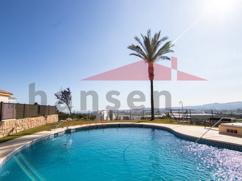 2 soverom Leilighet til salgs i Caleta de Velez med svømmebasseng garasje - € 339 000 (Ref: 9324270)