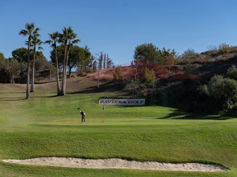 2 soverom Leilighet til salgs i Caleta de Velez med svømmebasseng garasje - € 339 000 (Ref: 9324270)