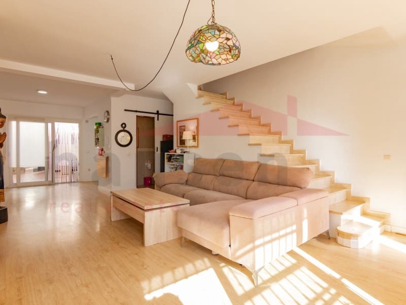 3 soverom Hus til salgs i Almayate med garasje - € 325 000 (Ref: 9385959)