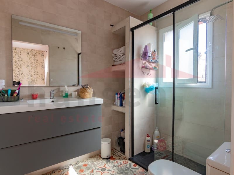 3 soverom Hus til salgs i Almayate med garasje - € 325 000 (Ref: 9385959)