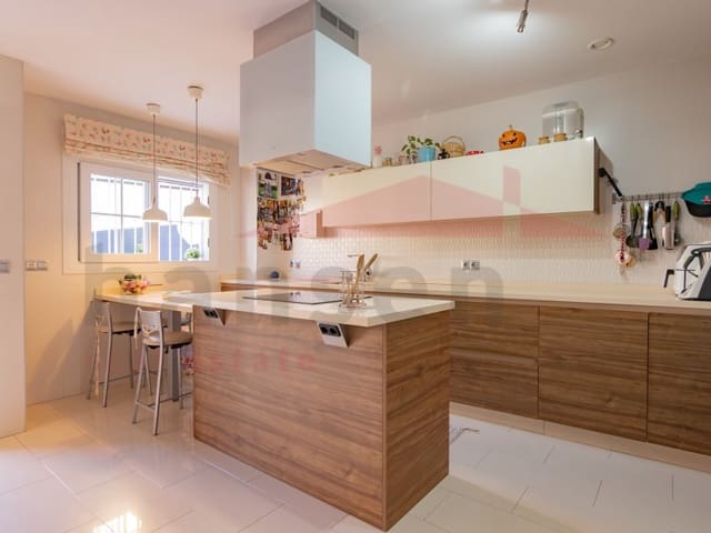 3 soverom Hus til salgs i Torre del Mar, Vélez-Málaga - € 650 000 (Ref: 9416129)