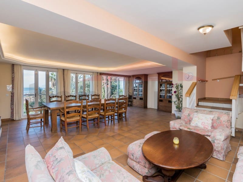 9 soverom Villa til salgs i Torre de Benagalbon med svømmebasseng garasje - € 2 450 000 (Ref: 9488450)