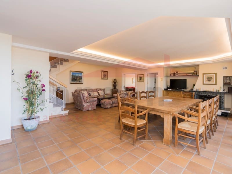 9 soverom Villa til salgs i Torre de Benagalbon med svømmebasseng garasje - € 2 450 000 (Ref: 9488450)