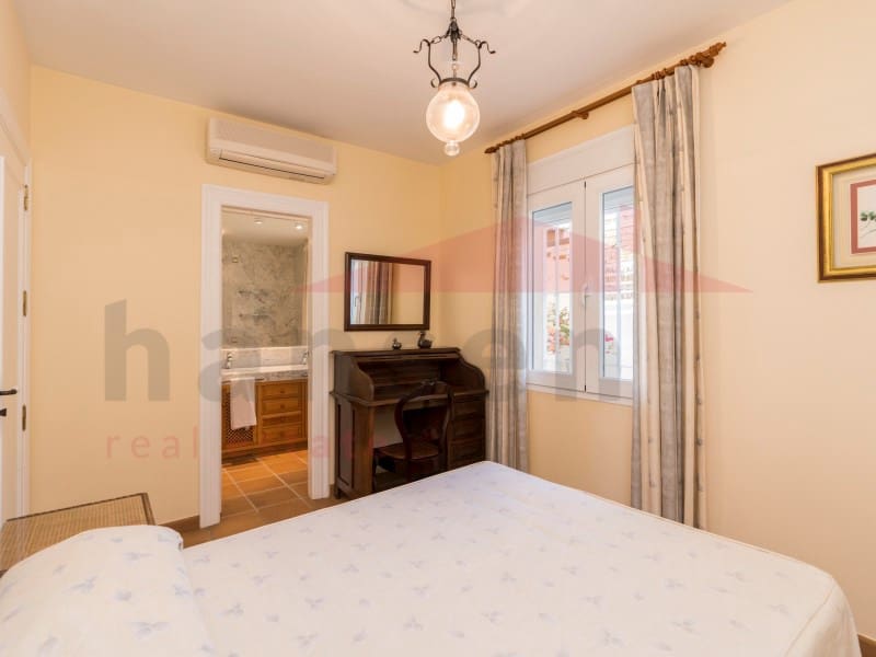 9 soverom Villa til salgs i Torre de Benagalbon med svømmebasseng garasje - € 2 450 000 (Ref: 9488450)