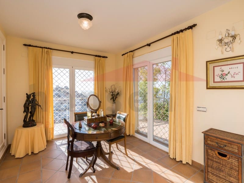 9 soverom Villa til salgs i Torre de Benagalbon med svømmebasseng garasje - € 2 450 000 (Ref: 9488450)