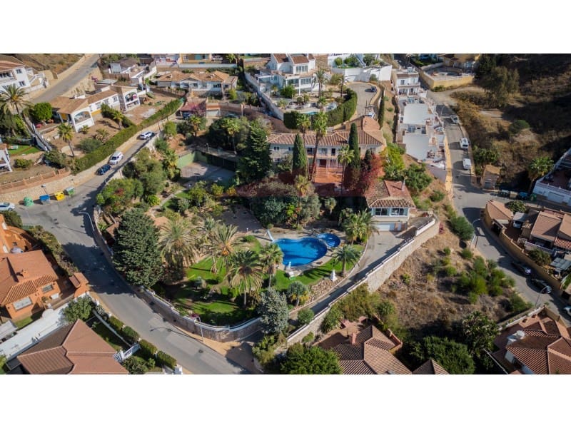 9 soverom Villa til salgs i Torre de Benagalbon med svømmebasseng garasje - € 2 450 000 (Ref: 9488450)