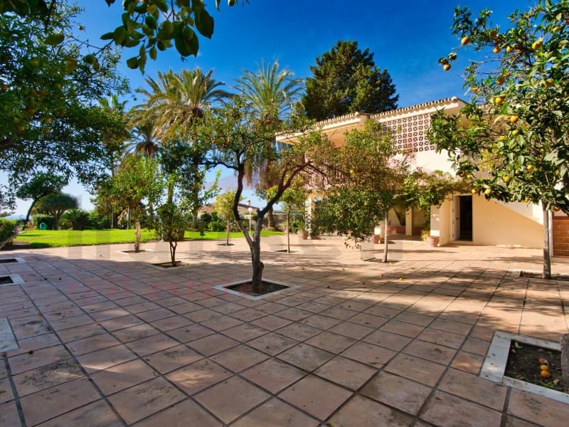 9 soverom Villa til salgs i Torre de Benagalbon med svømmebasseng garasje - € 2 450 000 (Ref: 9488450)