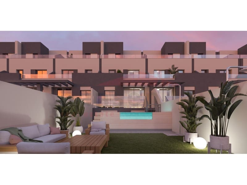 4 slaapkamer Huis te koop in Torrox-Costa met zwembad garage - € 420.000 (Ref: 9524584)