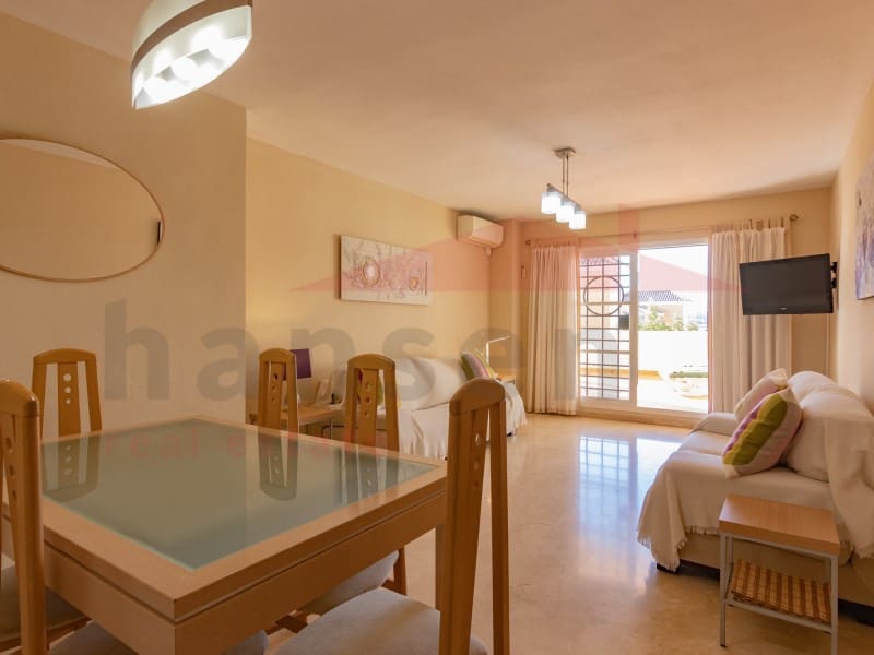 3 bedroom Flat for sale in Caleta de Velez with garage - € 359,000 (Ref: 9528113)
