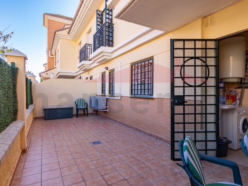 3 bedroom Flat for sale in Caleta de Velez with garage - € 359,000 (Ref: 9528113)