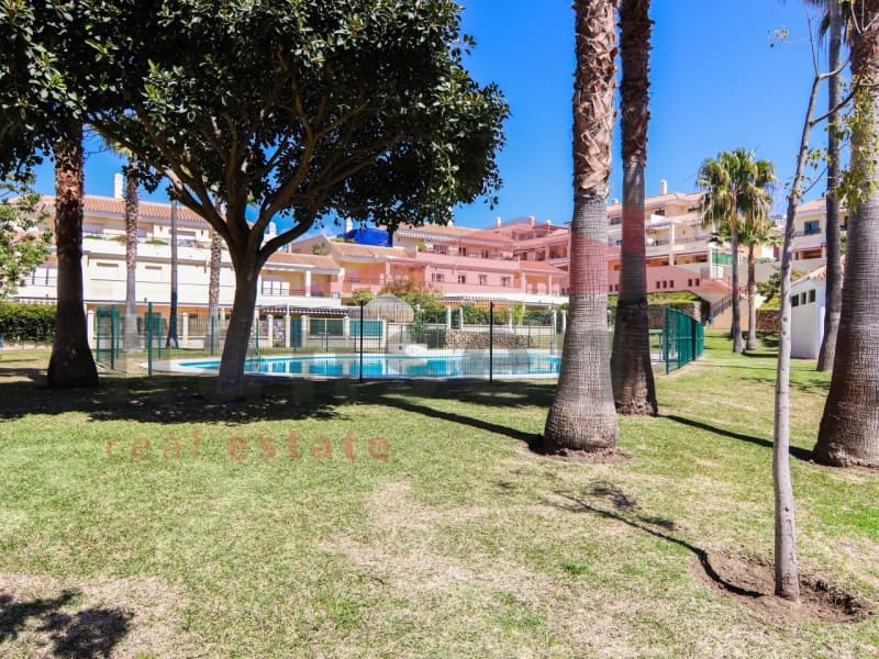 3 bedroom Flat for sale in Caleta de Velez with pool garage - € 359,000 (Ref: 9528113)