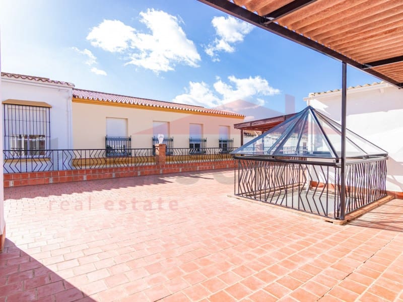 7 soverom Hus til salgs i Velez-Malaga - € 395 000 (Ref: 9541063)