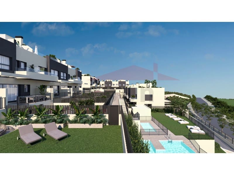 4 soveværelse Byhus til salg i Torre del Mar med swimmingpool garage - € 630.000 (Ref: 9625514)