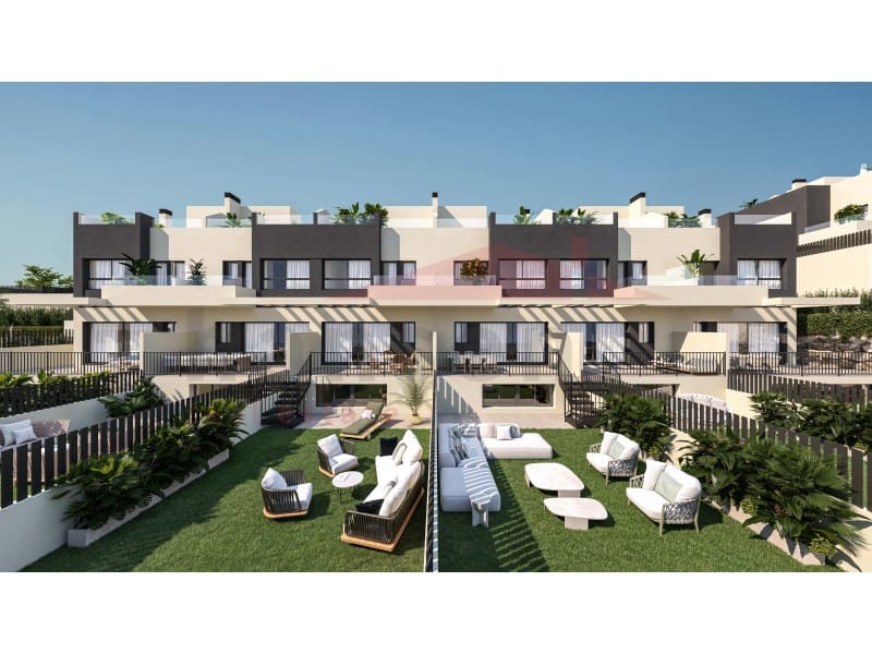 4 soveværelse Byhus til salg i Torre del Mar med swimmingpool garage - € 630.000 (Ref: 9625514)