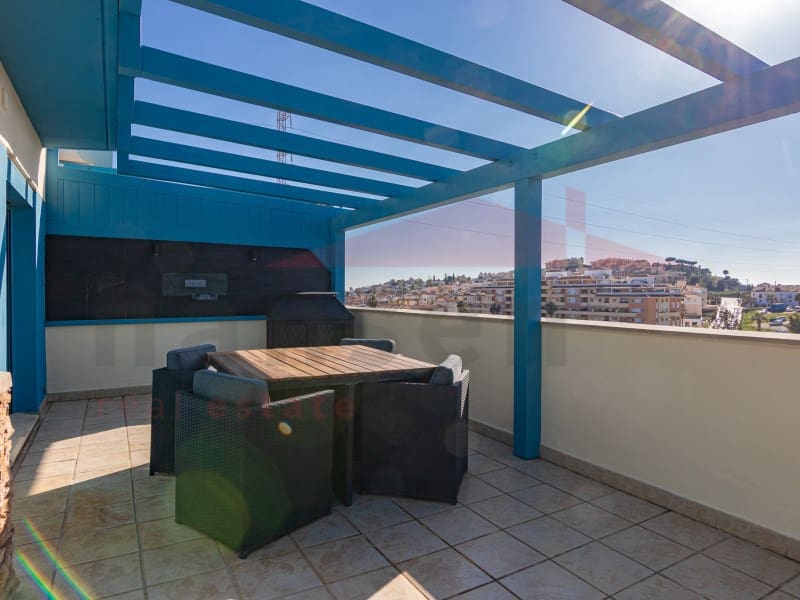 2 bedroom Penthouse for sale in Torre del Mar with pool garage - € 355,000 (Ref: 9644977)
