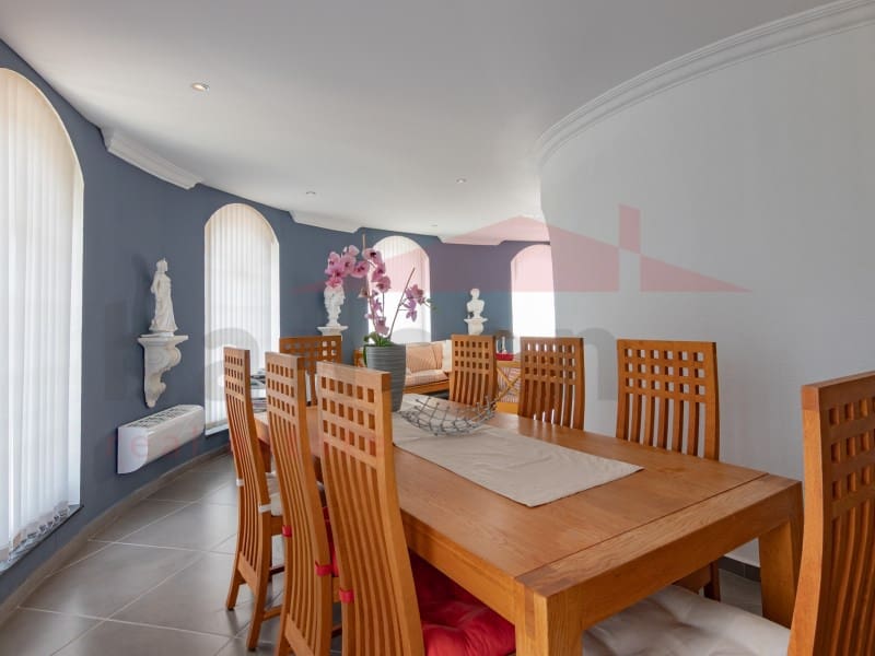 5 Zimmer Villa zu verkaufen in Benajarafe mit Pool - 955.000 € (Ref: 9704898)