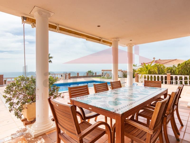 5 Zimmer Villa zu verkaufen in Benajarafe mit Pool - 955.000 € (Ref: 9704898)